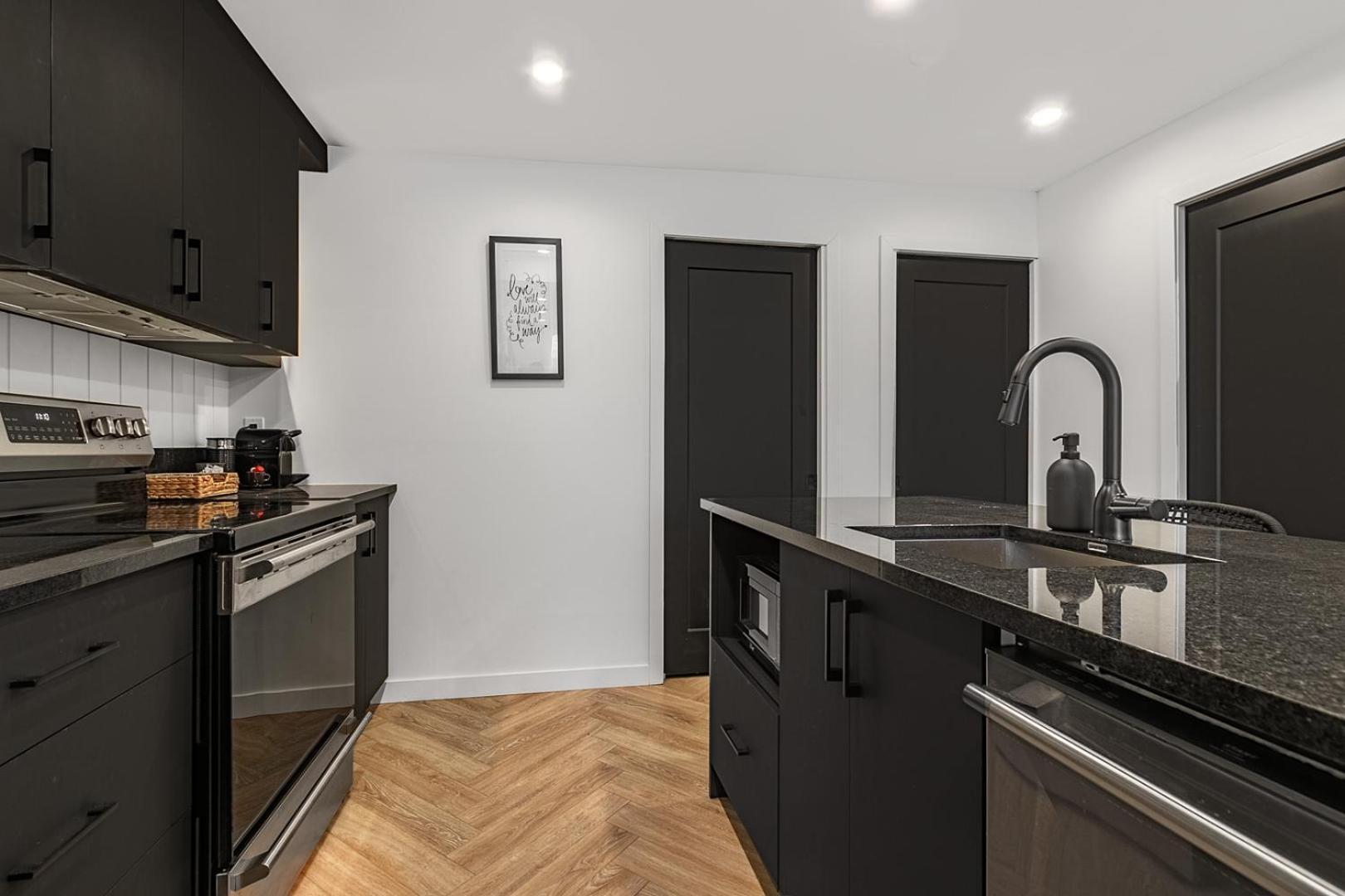 Les Appartements Du 300 Québec Exteriör bild